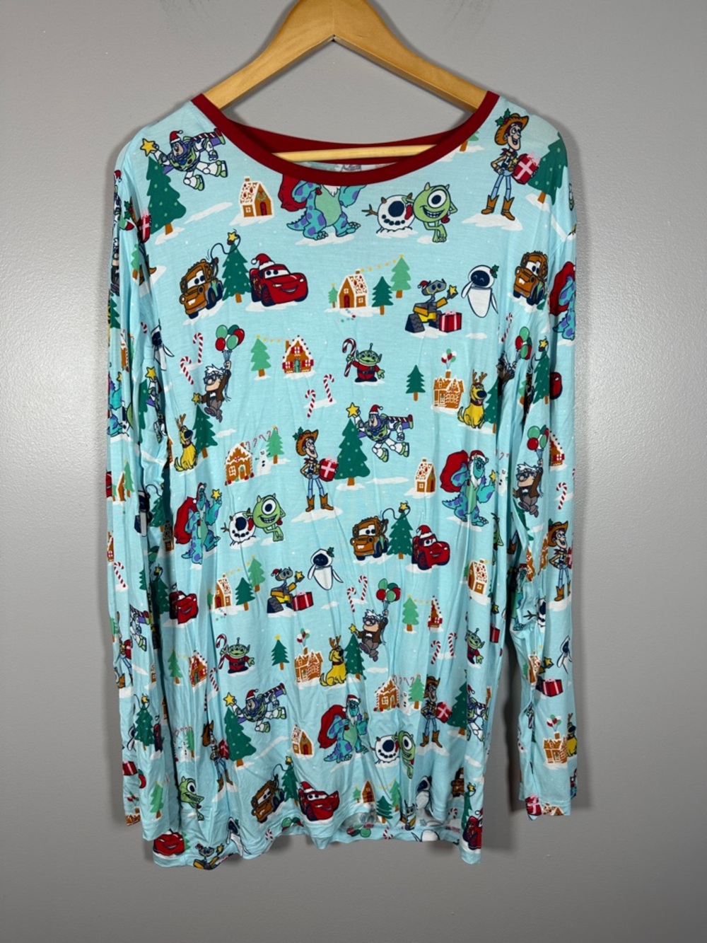 Little Sleepies Disney Pixar Christmas Village Men’s Pajama Top XXL NWOT - Picture 2 of 5